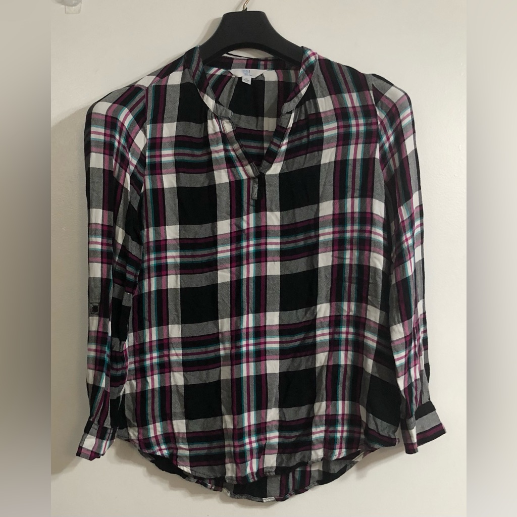 Blouse For Women V-Neck 100% Rayon Long Sleeves Pull Over Black Soot Plaid.M